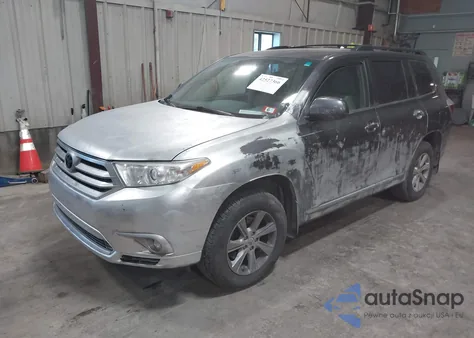 2012 Toyota Highlander Base V6 z USA, uszkodzony, nr VIN 5TDBK3EH3CS119990
